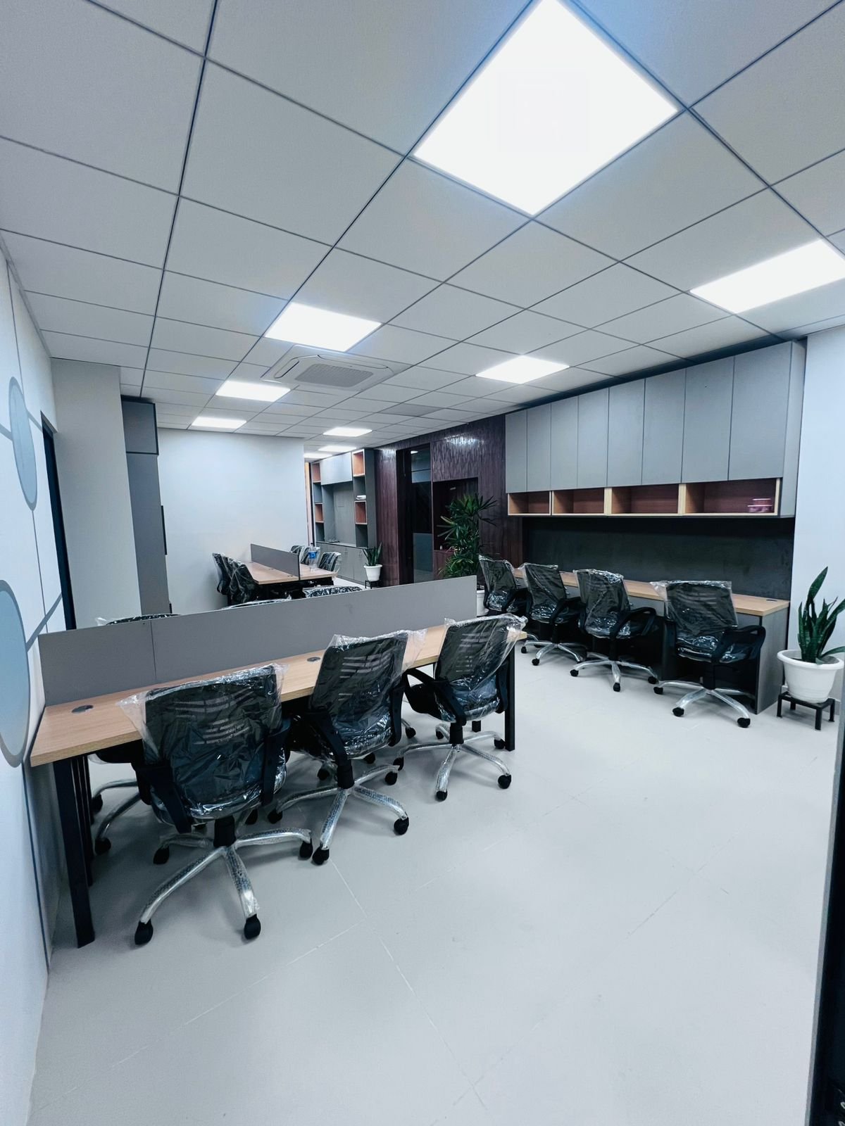 Modern Office Space 4